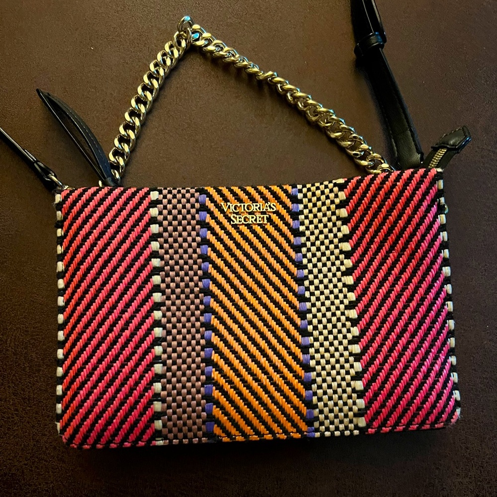 Victoria’s Secrets crossbody